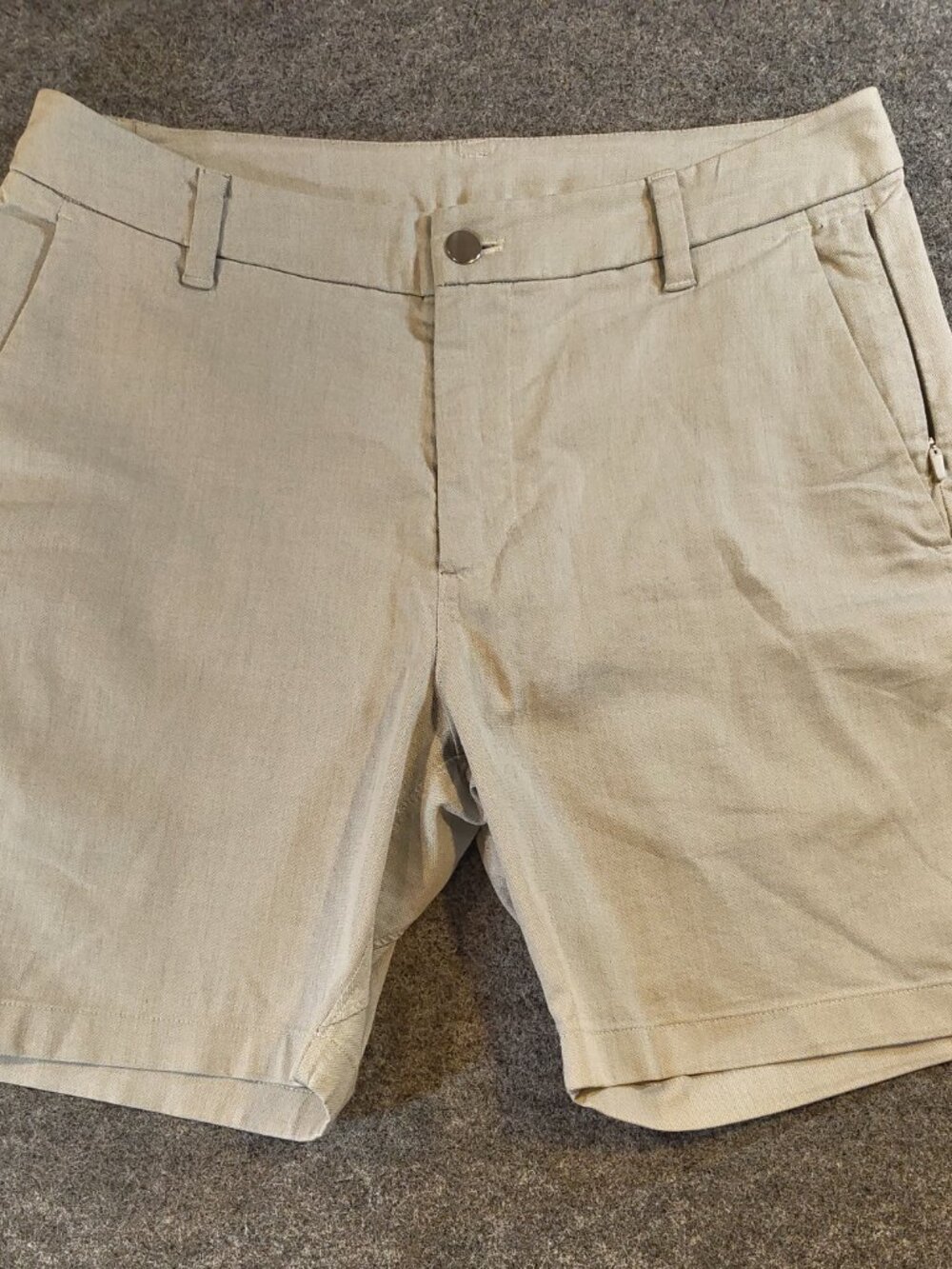 Lululemon Utilitech Shorts – Men’s 36 Beige